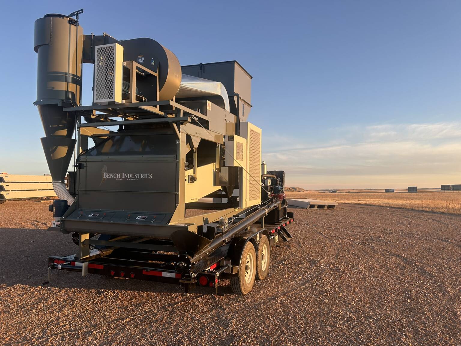 PORTABLE 54x108 w/ Generator